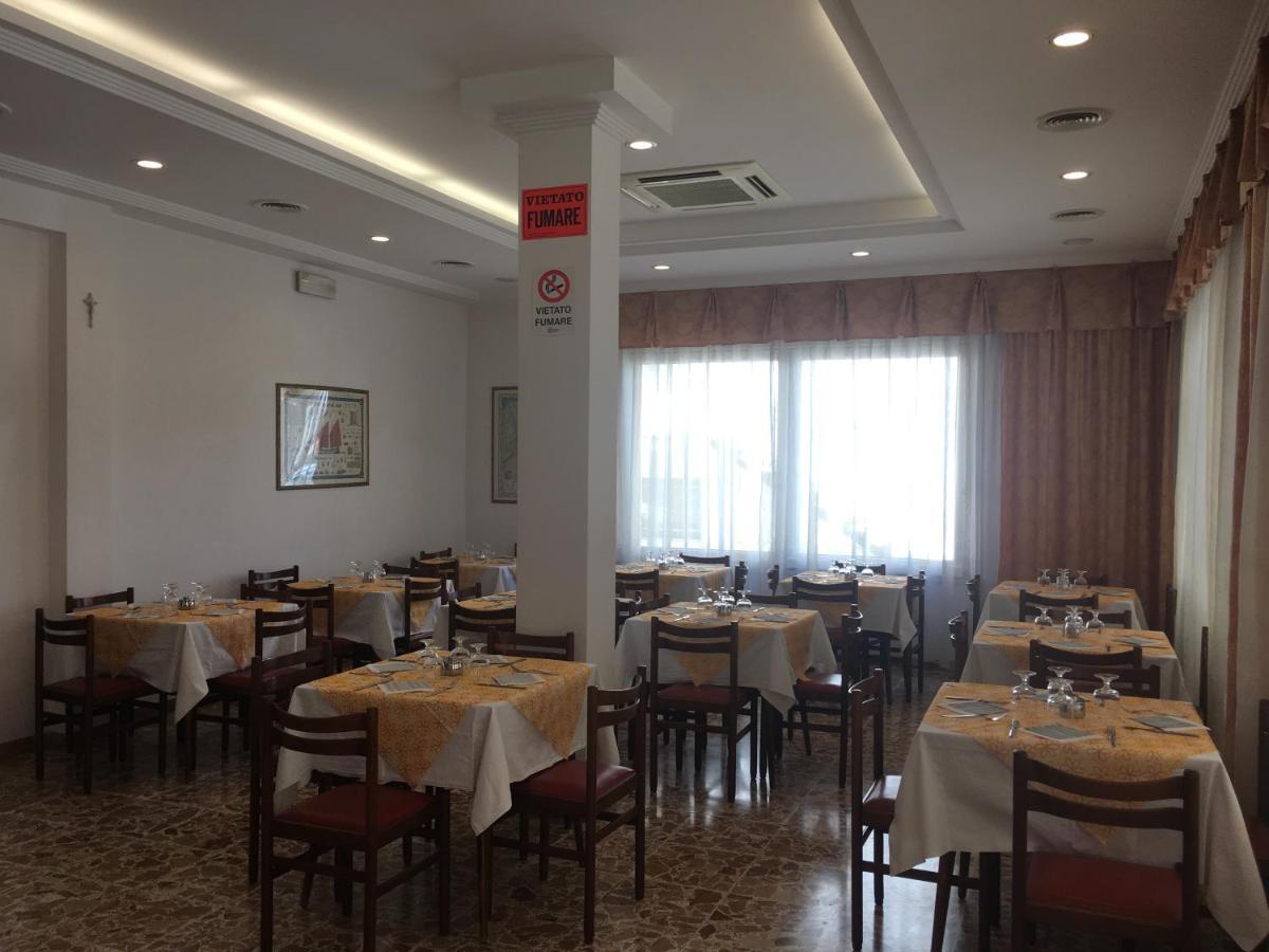 Hotel Villa Rinaldini 里米尼 外观 照片