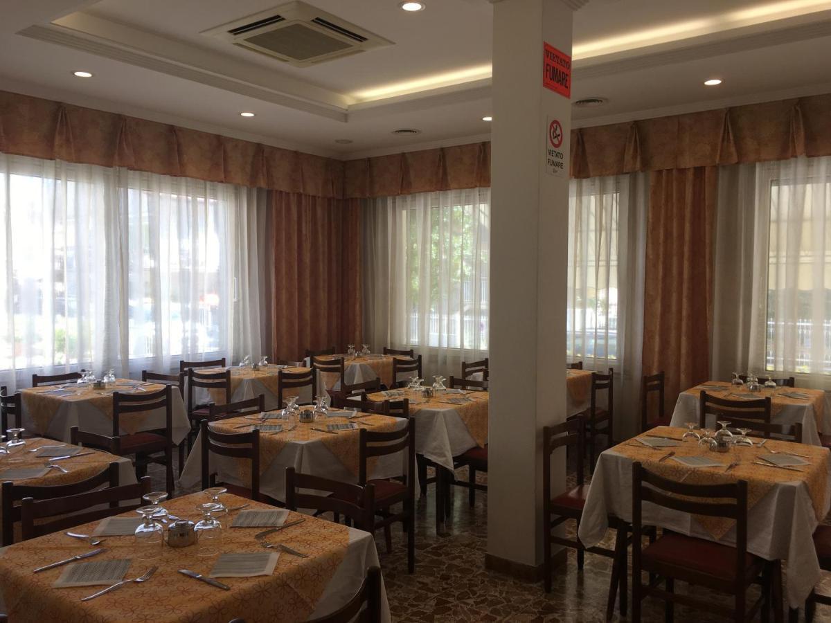 Hotel Villa Rinaldini 里米尼 外观 照片